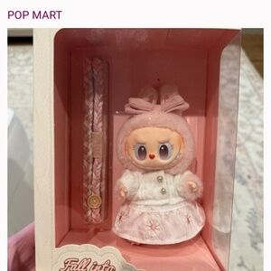 Mokoko fall into sweaters